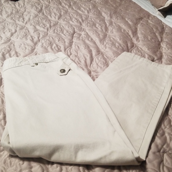 Ruby Rd.  Capris - Picture 2 of 8